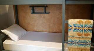 Хостел Sea Dreams Сочи Семейный номер с общей ванной комнатой-2
