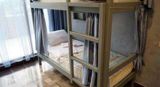 Хостел Sea Dreams Сочи Кровать в общем четырехместном номере для женщин-1